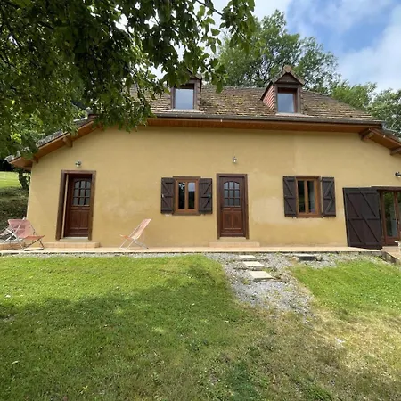 Lapouyade 度假居 *