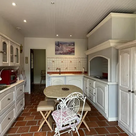 Lapouyade 度假居 *