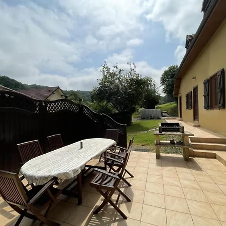 Lapouyade 度假居 *